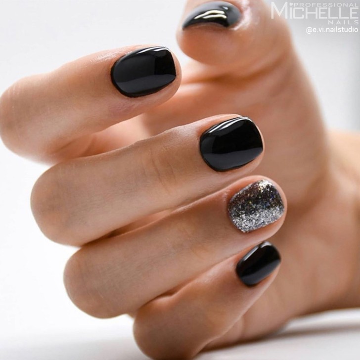 Pretty Platinum Soak Off Colour - 02Pl